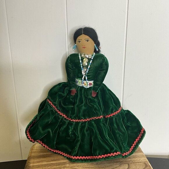 Native American Doll Green Velvet Dress Beaded Handmade 9" Vintage - Picture 1 of 10